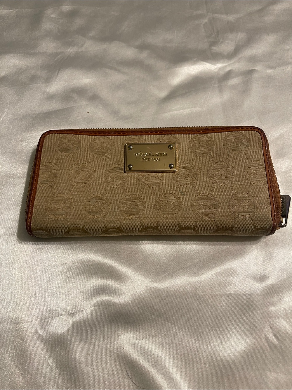 Michael Kors Tan Beige Signature Zip Wallet with Gold Plaque